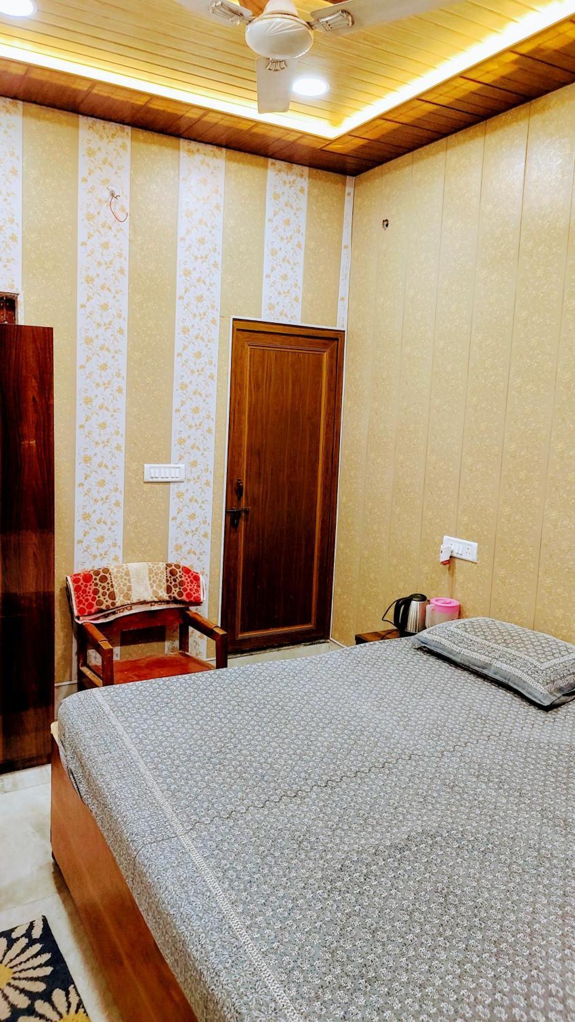 Hotel Raju Homestay Ayodhya 150 Meters From Shree Ram Janmbhoomi Temple 200 Meters From Ayodhya Dham Railway Station Eksteriør bilde