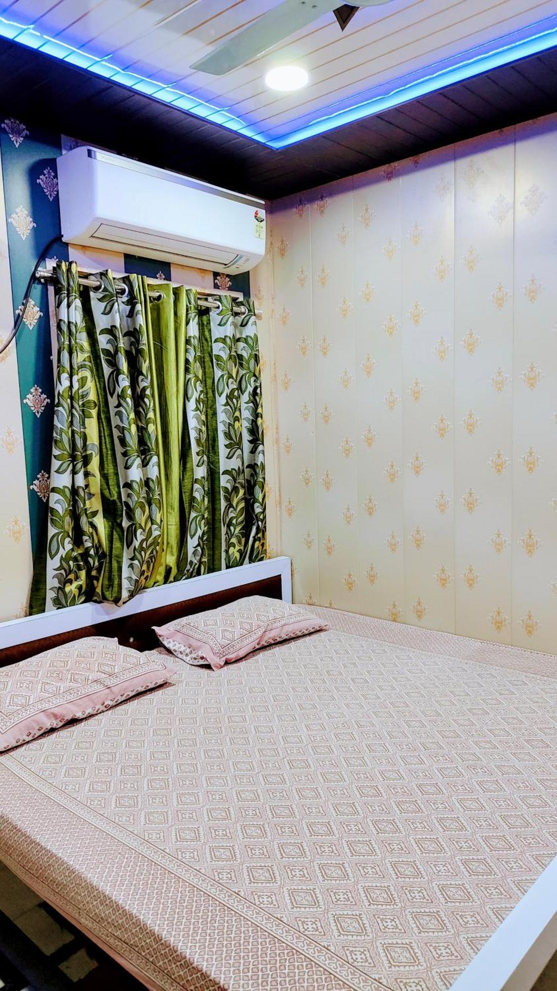 Hotel Raju Homestay Ayodhya 150 Meters From Shree Ram Janmbhoomi Temple 200 Meters From Ayodhya Dham Railway Station Eksteriør bilde