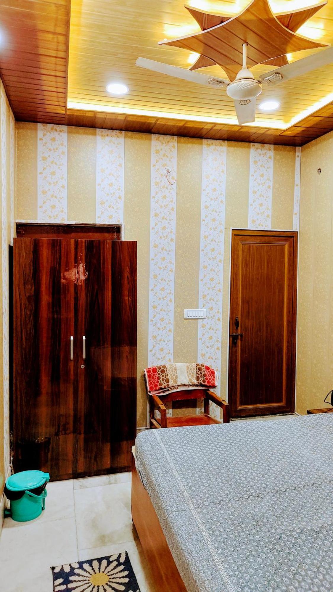 Hotel Raju Homestay Ayodhya 150 Meters From Shree Ram Janmbhoomi Temple 200 Meters From Ayodhya Dham Railway Station Eksteriør bilde