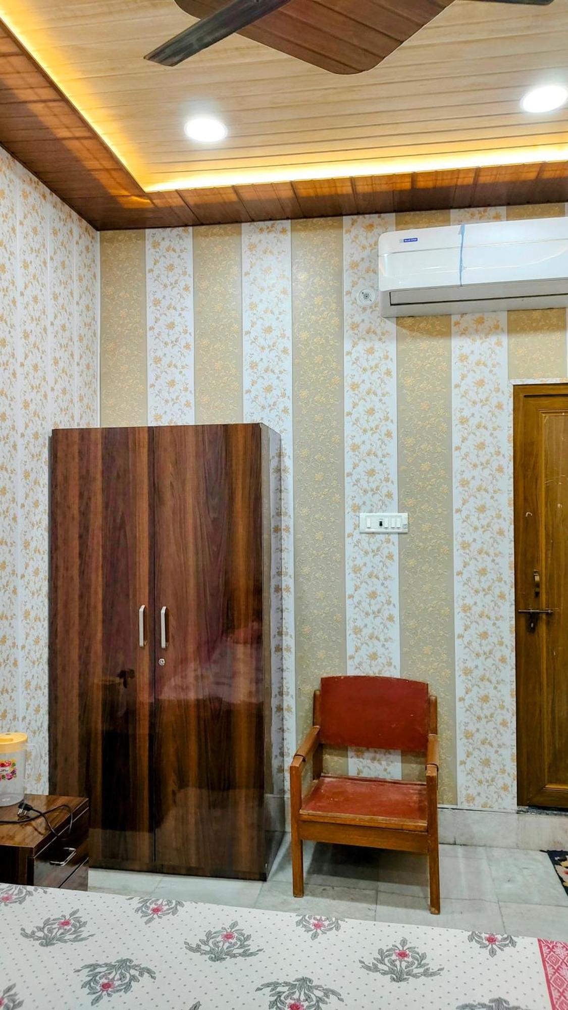 Hotel Raju Homestay Ayodhya 150 Meters From Shree Ram Janmbhoomi Temple 200 Meters From Ayodhya Dham Railway Station Eksteriør bilde