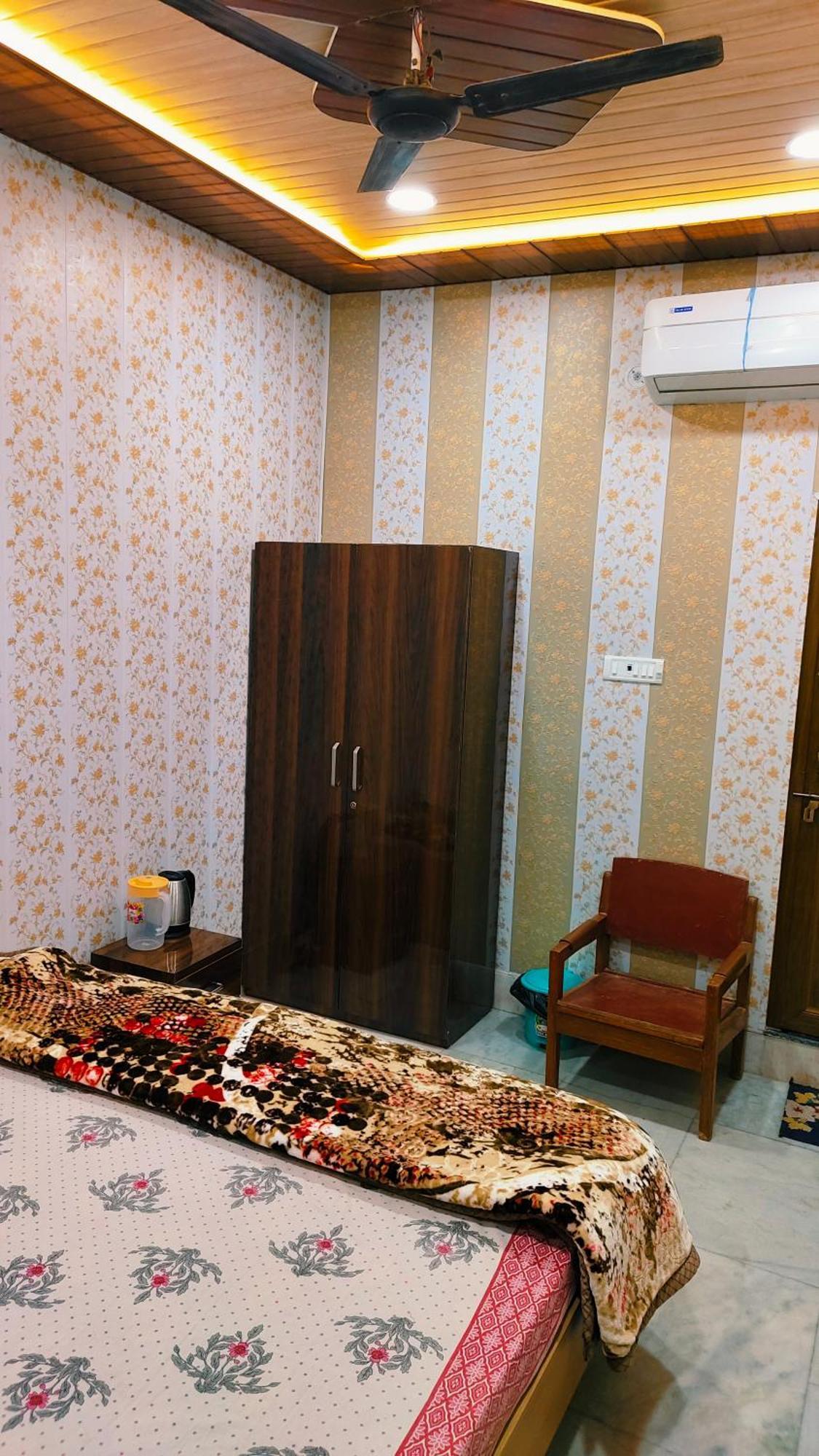 Hotel Raju Homestay Ayodhya 150 Meters From Shree Ram Janmbhoomi Temple 200 Meters From Ayodhya Dham Railway Station Eksteriør bilde