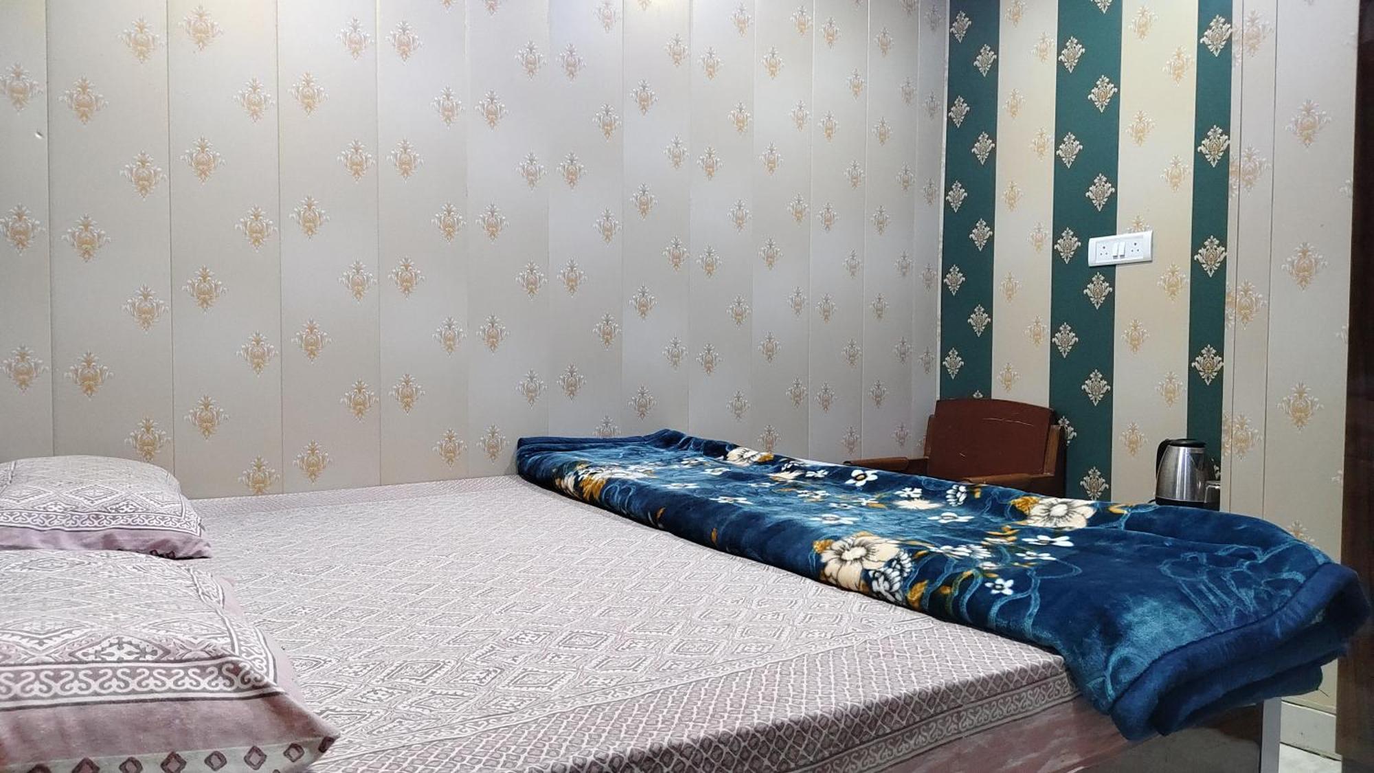 Hotel Raju Homestay Ayodhya 150 Meters From Shree Ram Janmbhoomi Temple 200 Meters From Ayodhya Dham Railway Station Eksteriør bilde