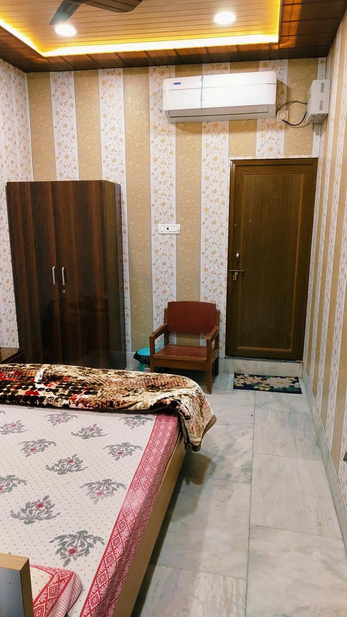 Hotel Raju Homestay Ayodhya 150 Meters From Shree Ram Janmbhoomi Temple 200 Meters From Ayodhya Dham Railway Station Eksteriør bilde