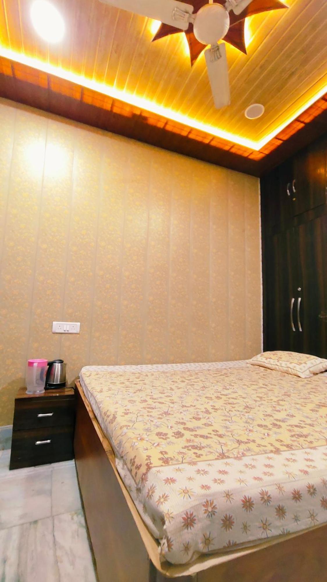 Hotel Raju Homestay Ayodhya 150 Meters From Shree Ram Janmbhoomi Temple 200 Meters From Ayodhya Dham Railway Station Eksteriør bilde