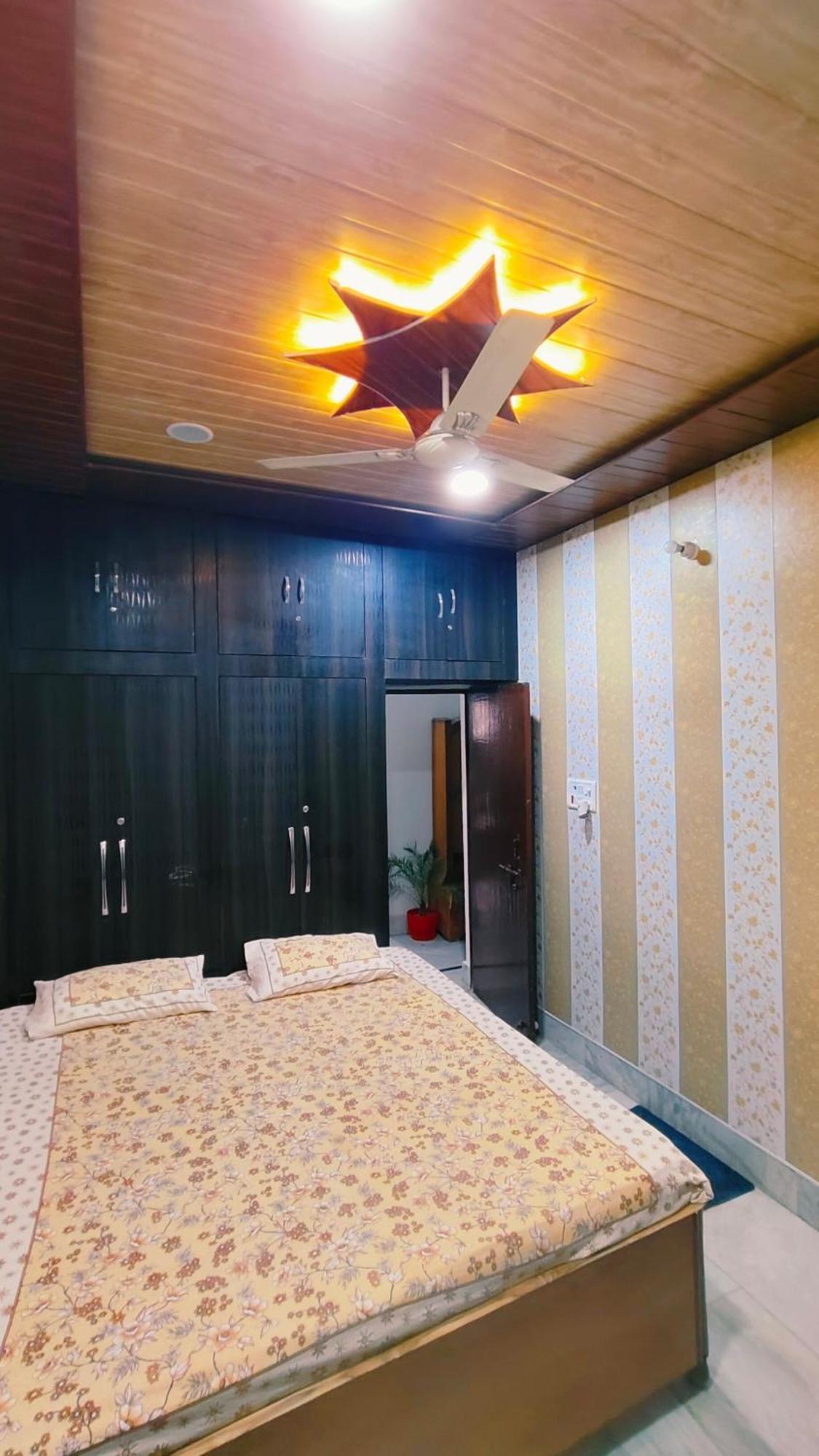 Hotel Raju Homestay Ayodhya 150 Meters From Shree Ram Janmbhoomi Temple 200 Meters From Ayodhya Dham Railway Station Eksteriør bilde