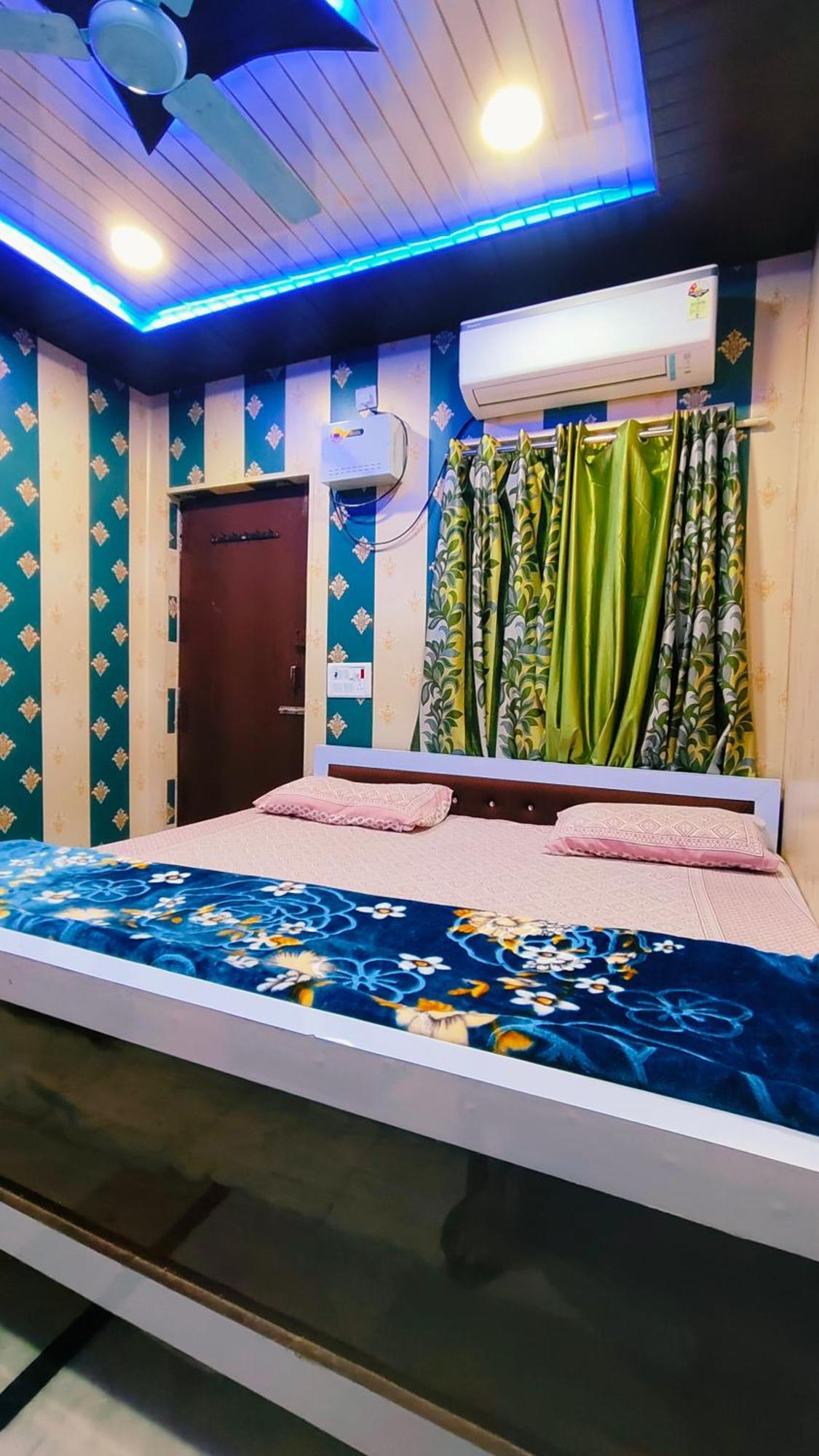 Hotel Raju Homestay Ayodhya 150 Meters From Shree Ram Janmbhoomi Temple 200 Meters From Ayodhya Dham Railway Station Eksteriør bilde